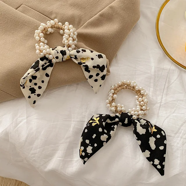 Pearl Monochrome Scrunchie (White)