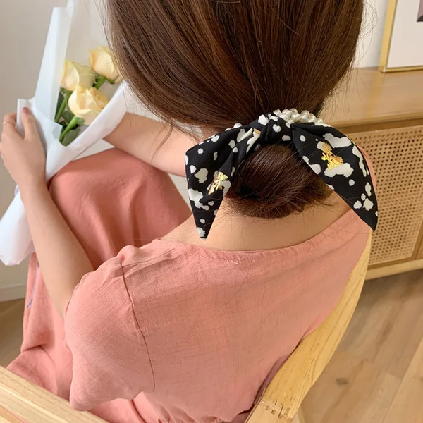 Pearl Monochrome Scrunchie (Black)